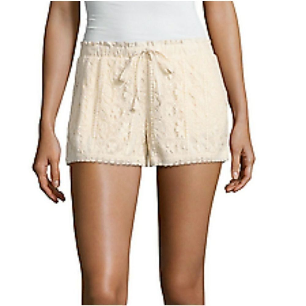 Rewind Juniors' Lace Shorts